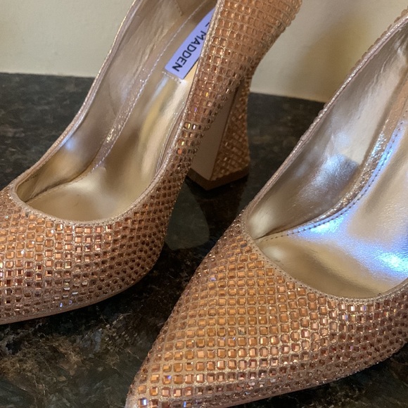 Steve Madden Zans gold pointed toe crystal pumps - Picture 10 of 10